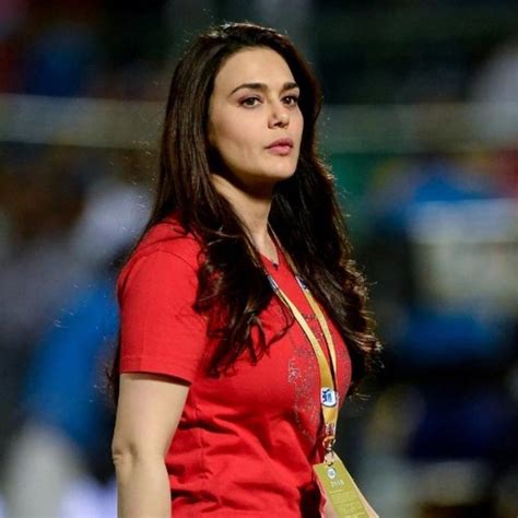 Preity Zinta'ın Hayatın Renkleri Sergisi: Bollywood'un Işıltısı İstanbul'a Ulaştı mı?